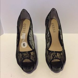 GUESS Gaminata Black Lace Faux Patent Leather Peep Toe Platform Stilettos Size:6